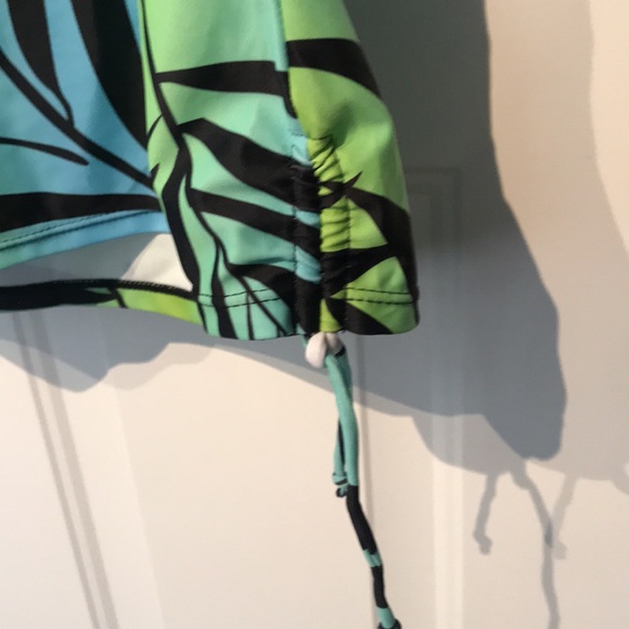 Tankini never warn. - Picture 3 of 4